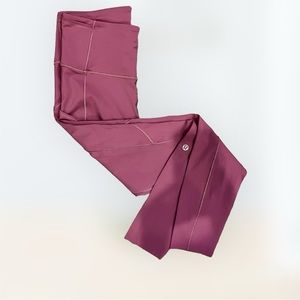Lululemon size 6 Fast and free 7/8 length leggings. EUC.